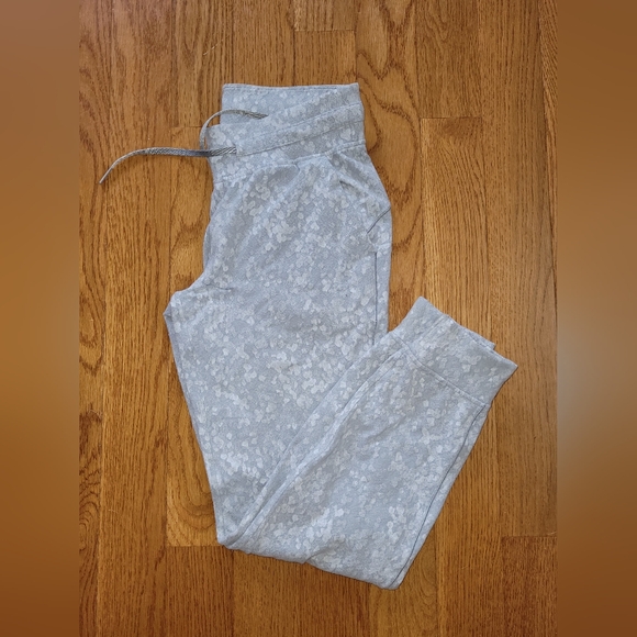 Lululemon Ready to Rulu Jogger - Picture 3 of 5